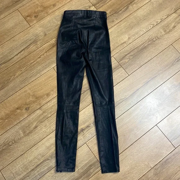 FRAME Leather Leggings in Noir - Picture 7 of 9
